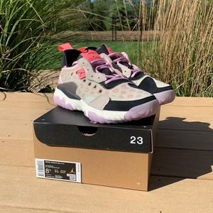 BRAND NEW!! WOMENS Jordan Delta 2